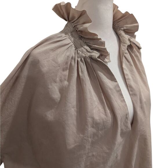 A Shirt Thing Ruffle Neck Curved Hemline Penelope Cabo Top P/S - Picture 6 of 15